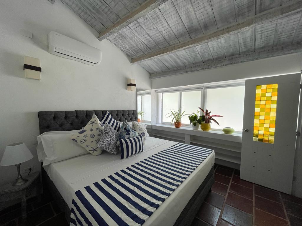 Casa Azul beachfront mansion in Castillogrande